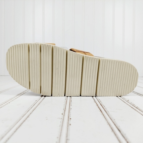 NEW Susina Luisa Tan Snakeskin Slip On Flat Summer Sandals M636 - Picture 8 of 11